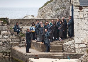 game of thrones tour crowd at harbour